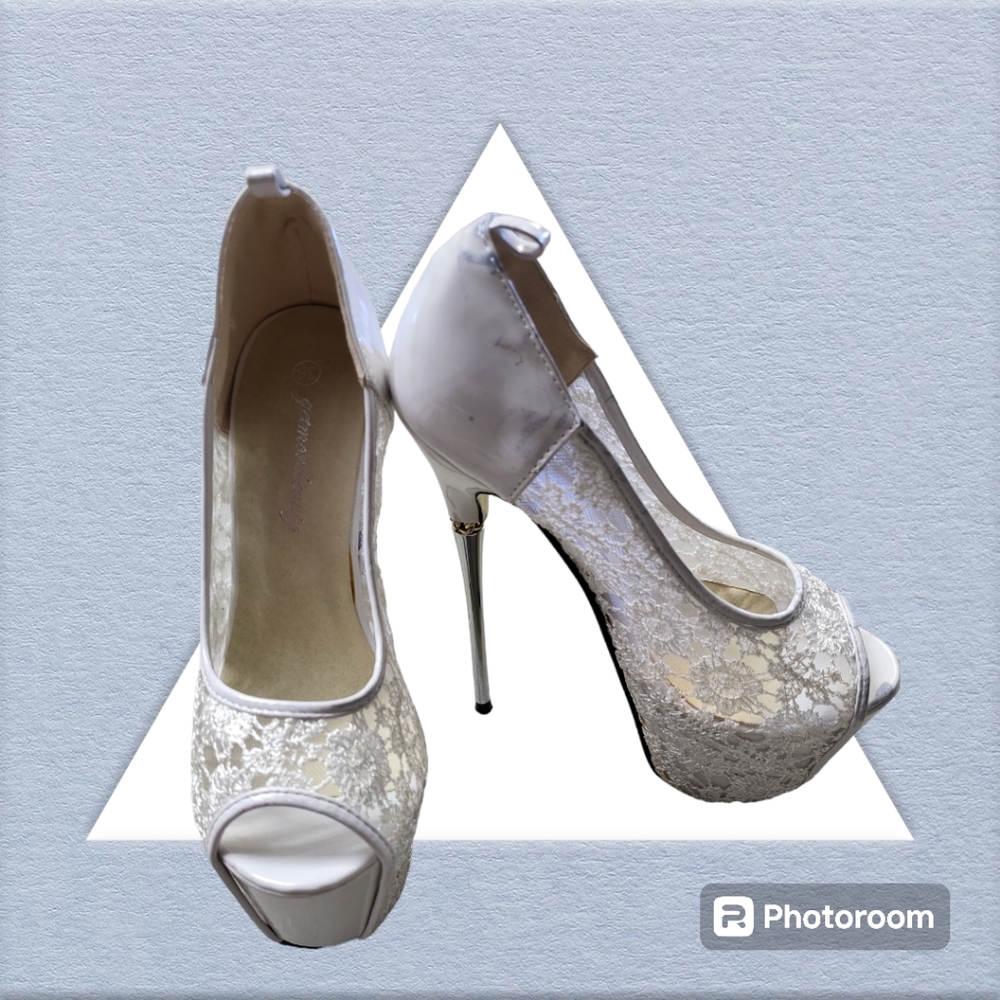 White lace stilletoes 5.5